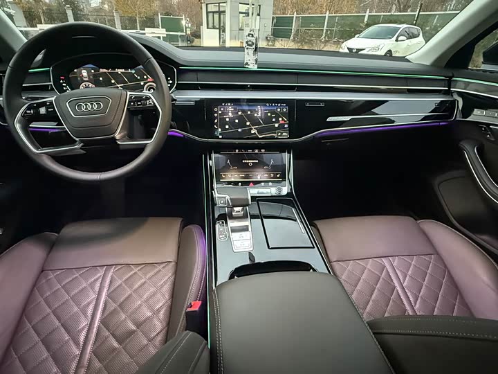 Фото 4 - Audi A8