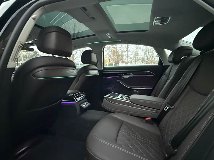 Фото 5 - Audi A8