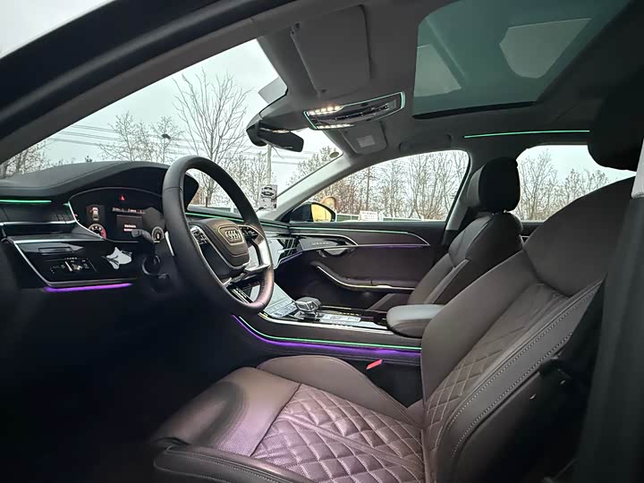 Фото 7 - Audi A8