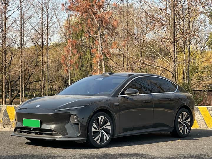 Фото 1 - Nio ET5