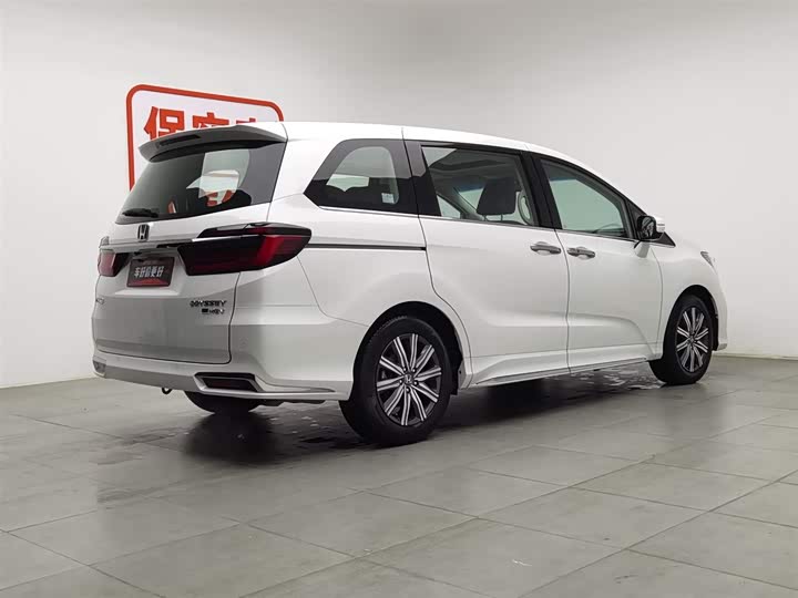 Фото 2 - Honda Odyssey