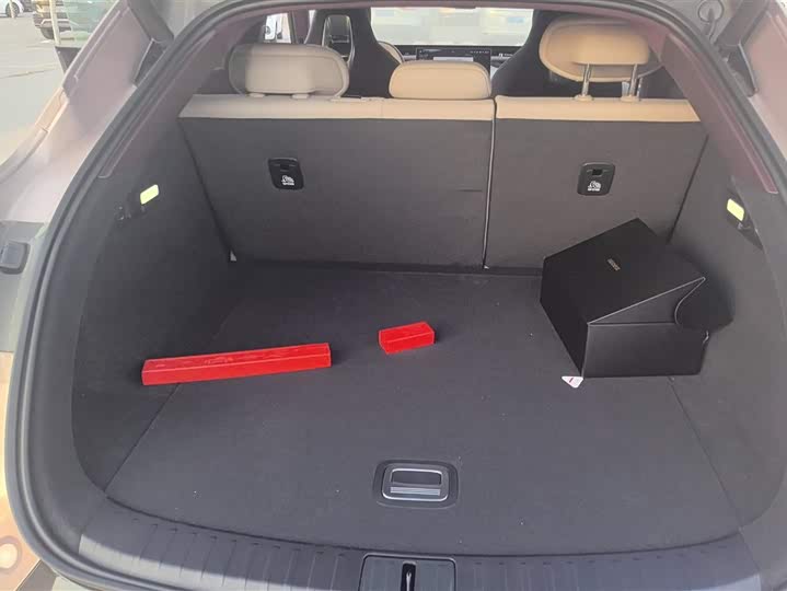 Фото 4 - Xiaomi YU7