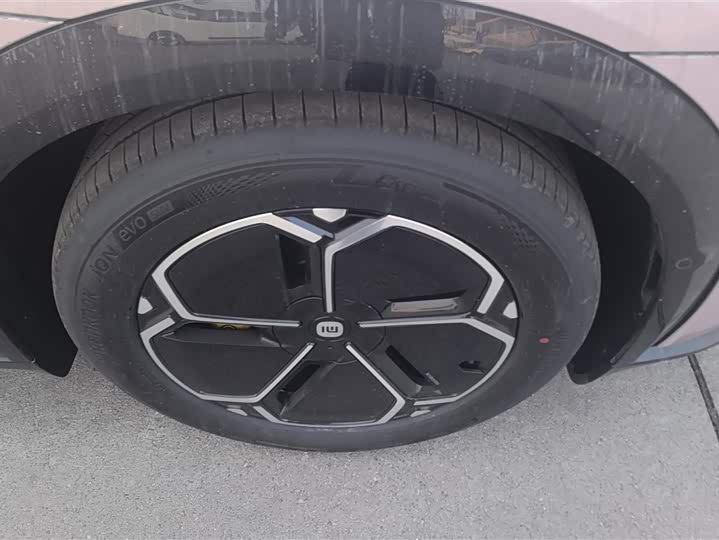 Фото 6 - Xiaomi YU7