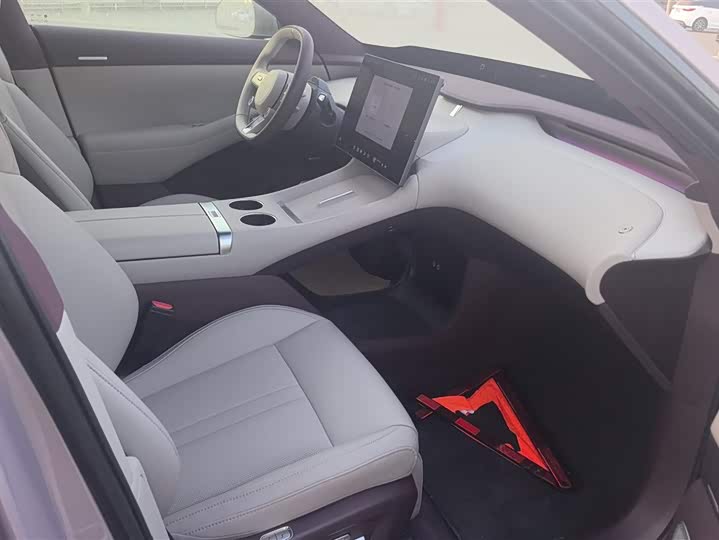 Фото 8 - Xiaomi YU7