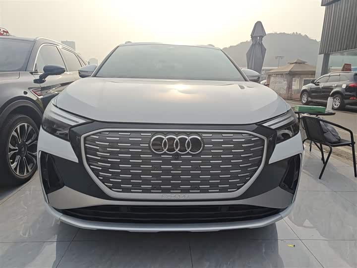 Фото 3 - Audi Q4 e-tron