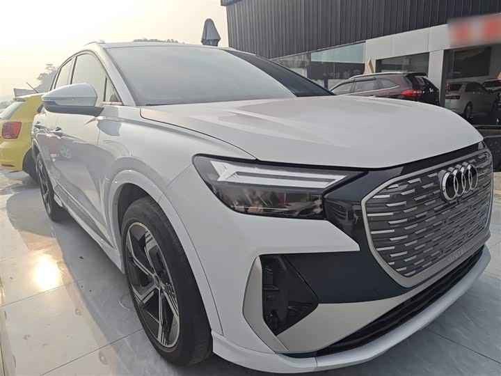 Фото 4 - Audi Q4 e-tron