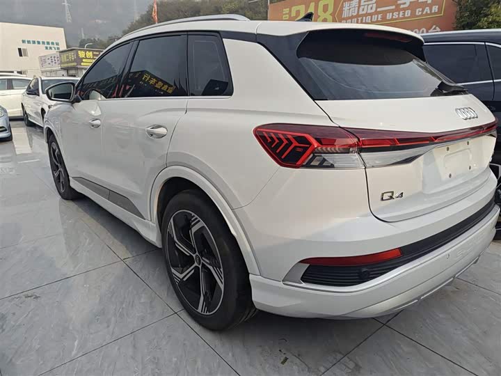 Фото 5 - Audi Q4 e-tron