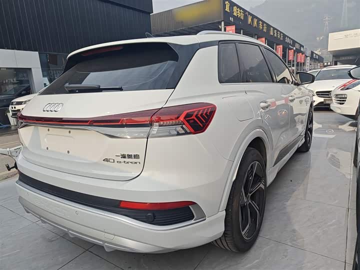 Фото 7 - Audi Q4 e-tron