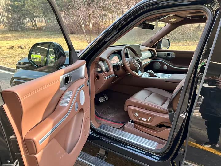 Фото 7 - Tank 700 Hybrid