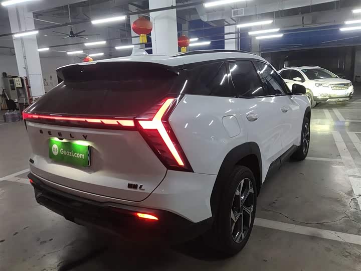 Фото 7 - Geely Atlas L