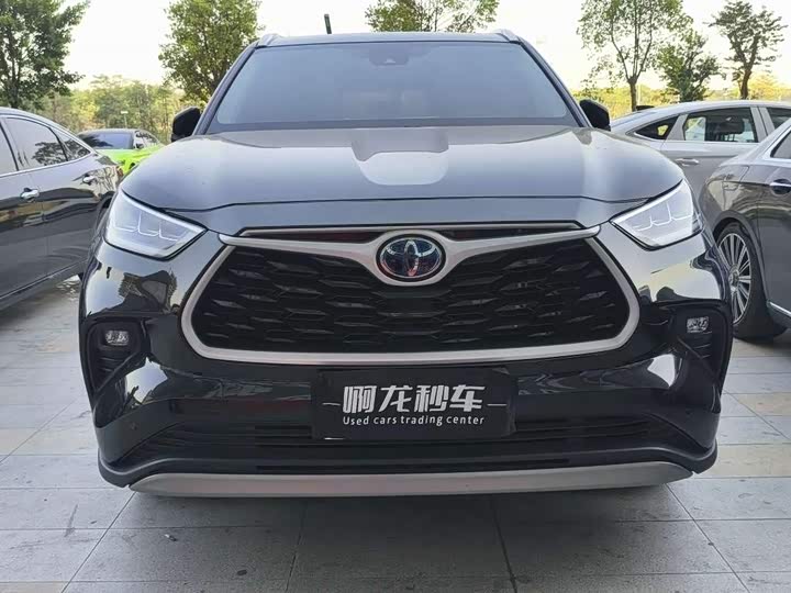 Фото 2 - Toyota Highlander