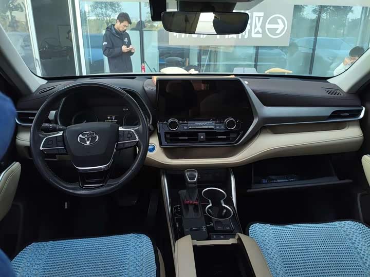 Фото 6 - Toyota Highlander