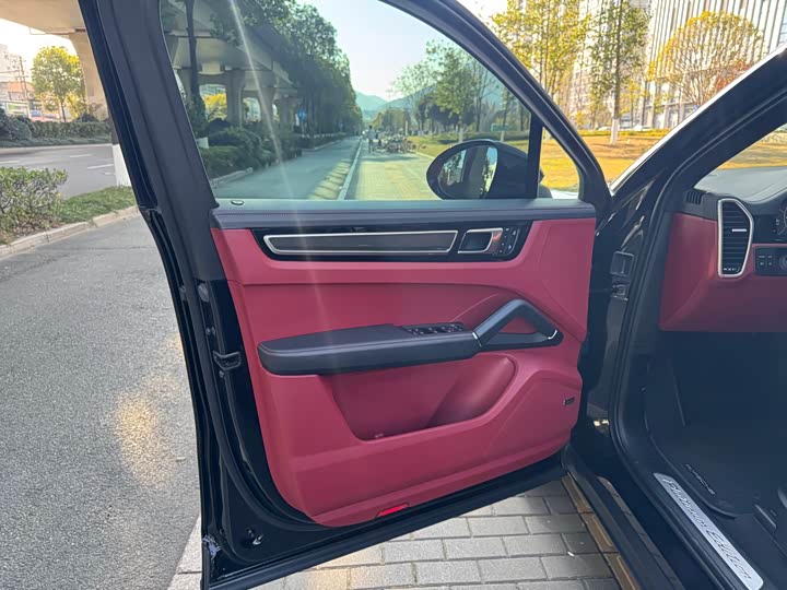 Фото 6 - Porsche Cayenne