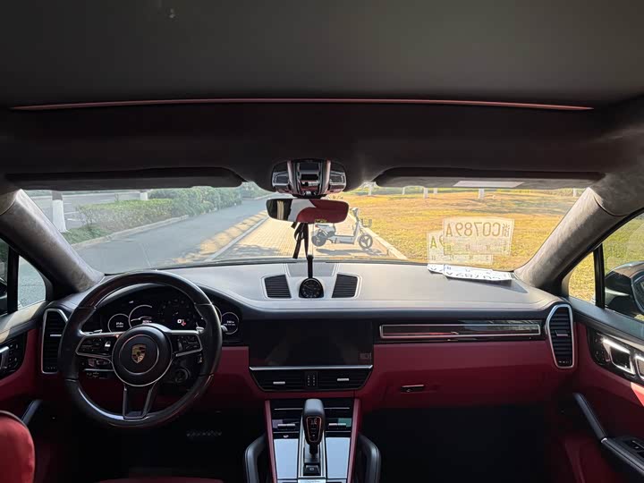 Фото 8 - Porsche Cayenne