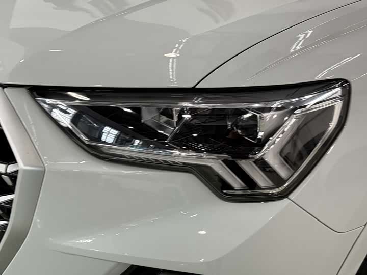 Фото 7 - Audi Q3