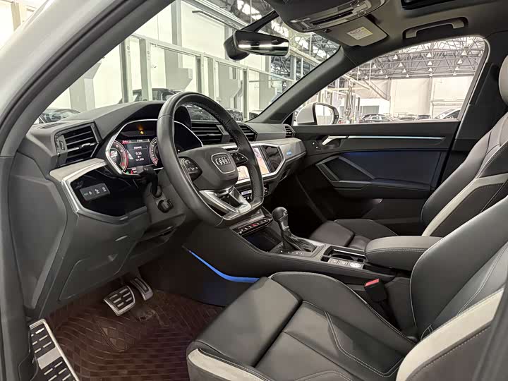 Фото 8 - Audi Q3