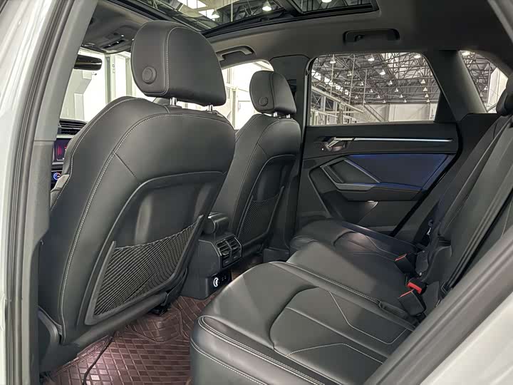 Фото 9 - Audi Q3