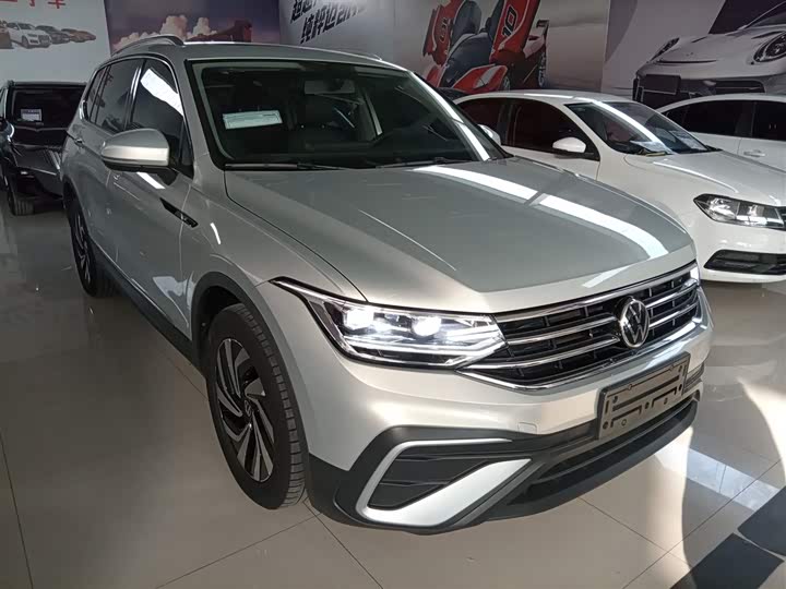 Фото 4 - Volkswagen Tiguan L Pro