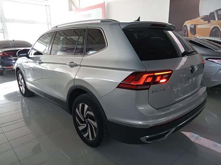 Фото 5 - Volkswagen Tiguan L Pro