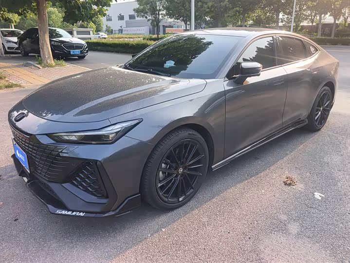 Фото 1 - Changan UNI-V