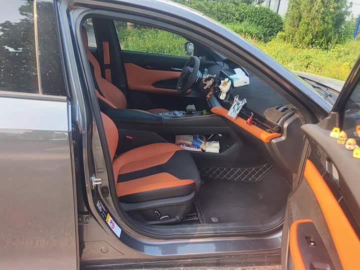 Фото 8 - Changan UNI-V