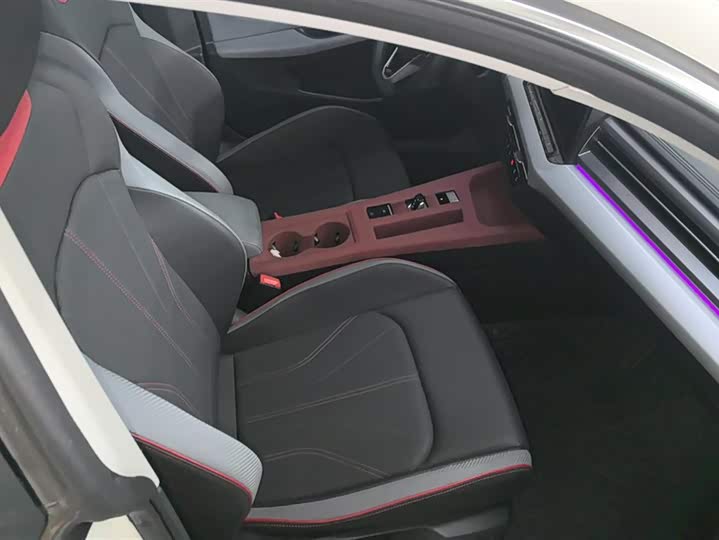 Фото 8 - Volkswagen Lamando L