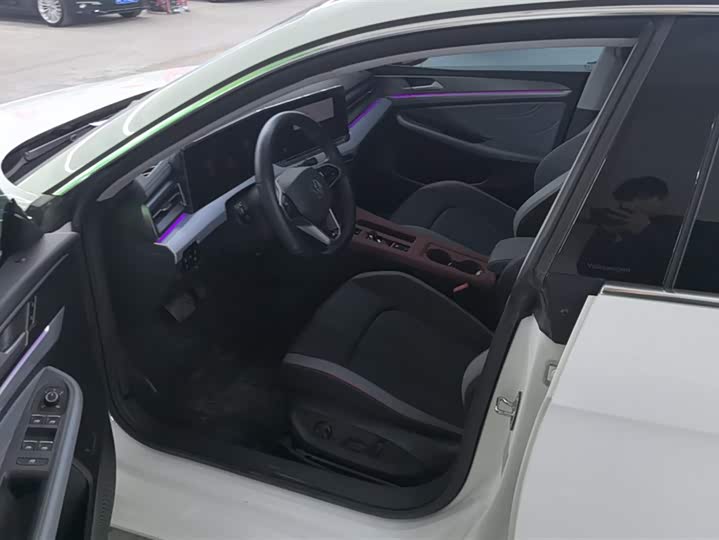 Фото 9 - Volkswagen Lamando L