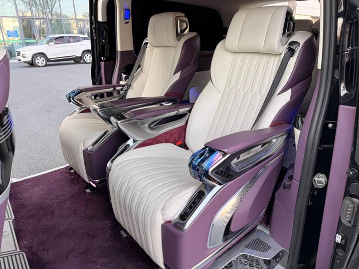 Фото 9 - Mercedes-Benz Vito