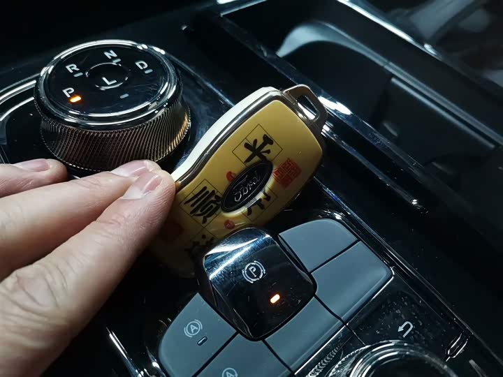 Фото 9 - Ford Equator Sport