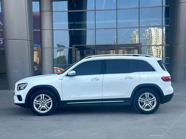 Фото 4 - Mercedes-Benz GLB-Class