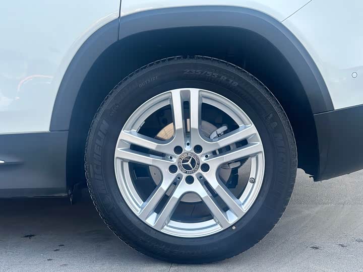 Фото 8 - Mercedes-Benz GLB-Class