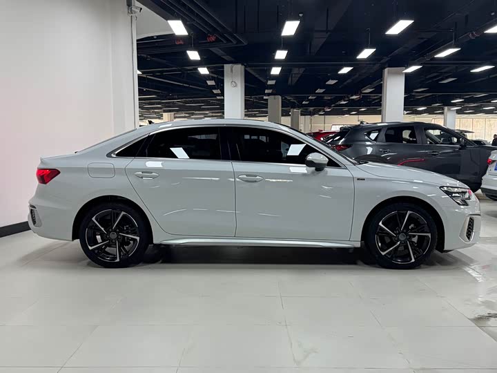 Фото 5 - Audi A3