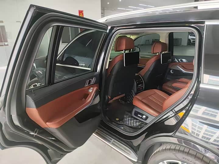 Фото 3 - BMW X7