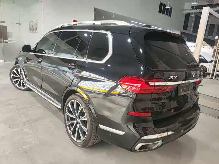 Фото 5 - BMW X7