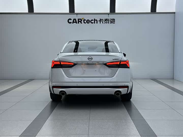 Фото 4 - Nissan Teana