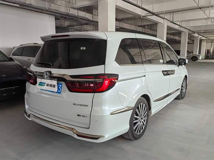 Фото 6 - Honda Elysion