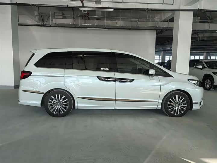 Фото 7 - Honda Elysion