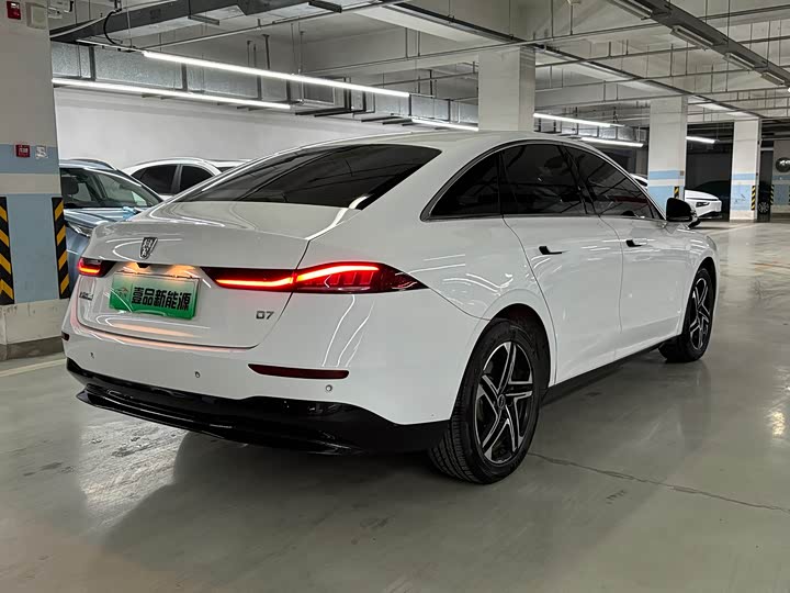 Фото 6 - Roewe D7