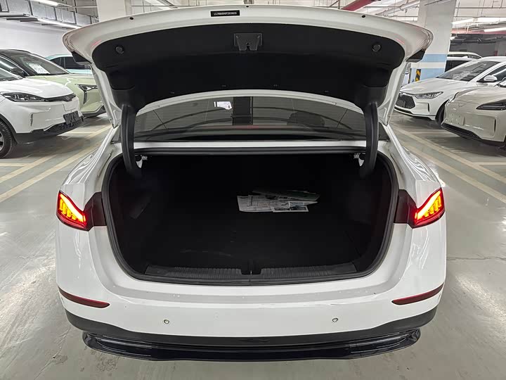 Фото 7 - Roewe D7