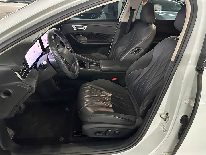 Фото 8 - Roewe D7