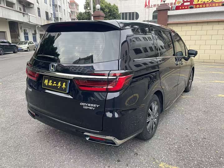 Фото 5 - Honda Odyssey