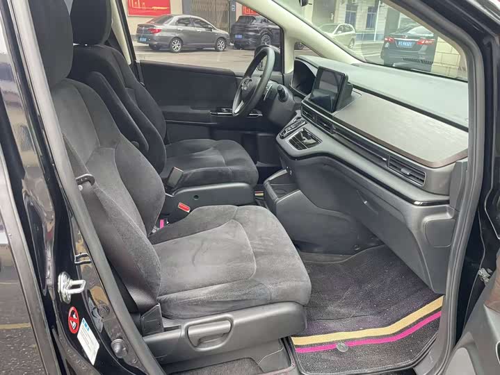 Фото 9 - Honda Odyssey