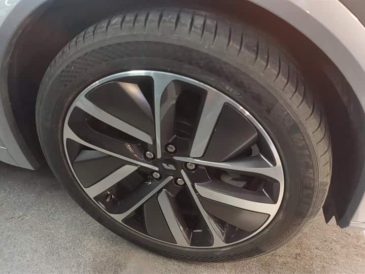 Фото 6 - LiXiang L7