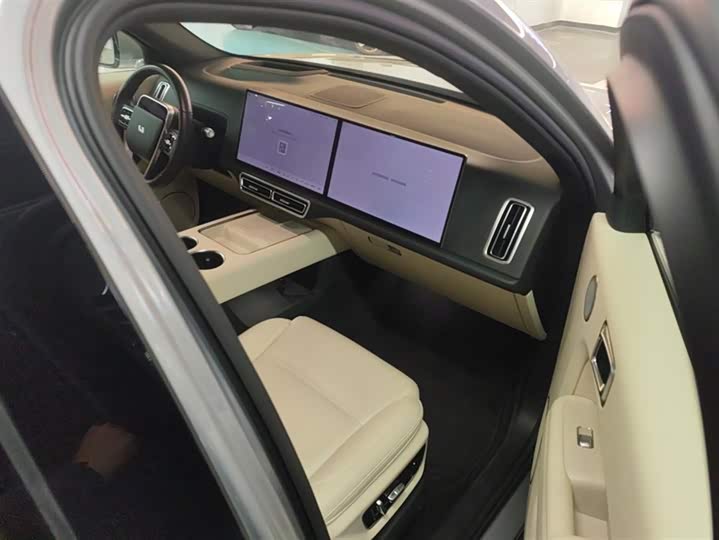 Фото 8 - LiXiang L7