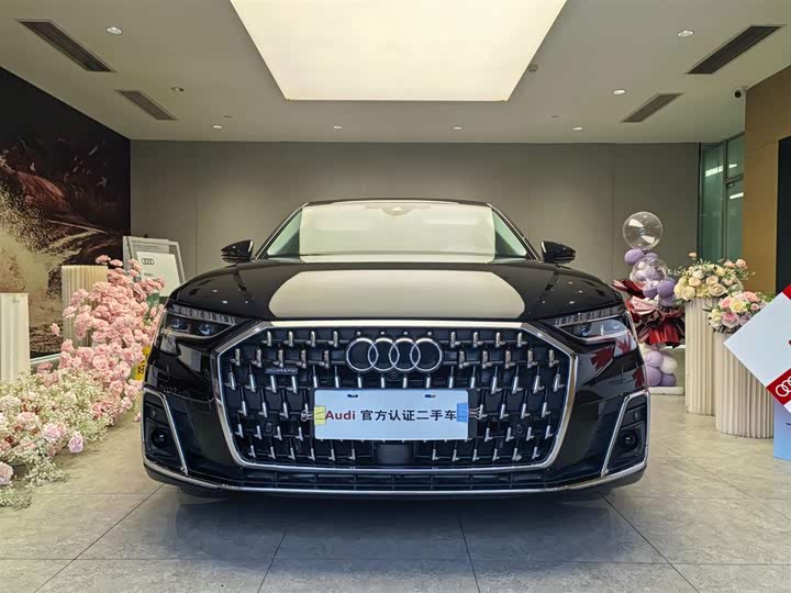 Фото 2 - Audi A8