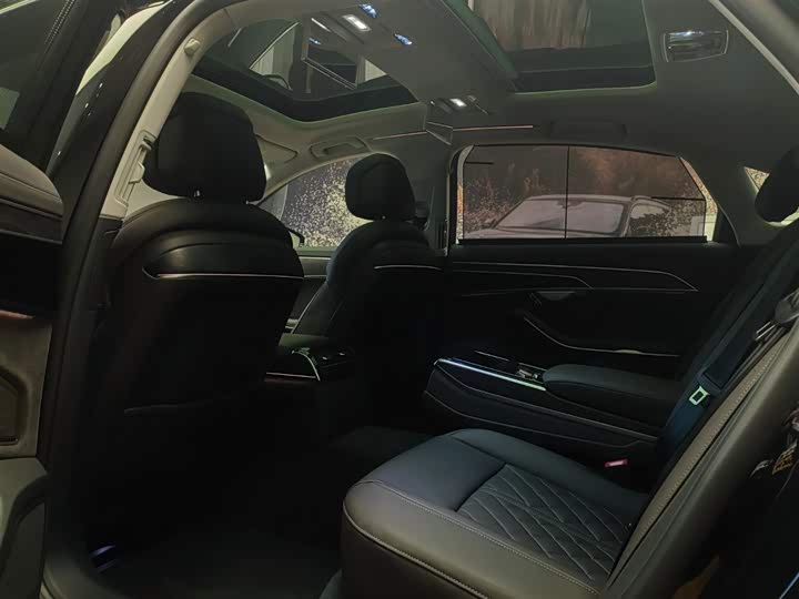 Фото 5 - Audi A8