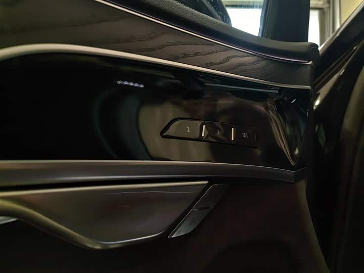 Фото 6 - Audi A8