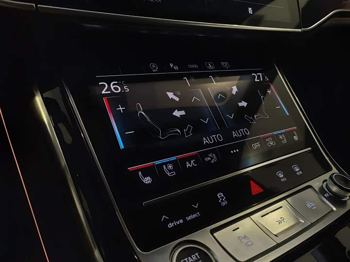 Фото 8 - Audi A8