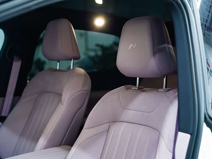 Фото 5 - Nio Onvo L60