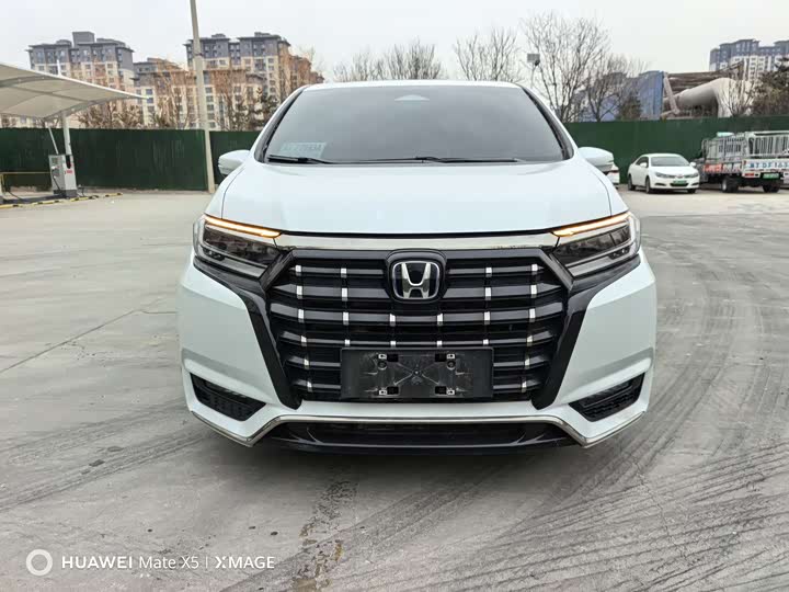 Фото 2 - Honda Elysion